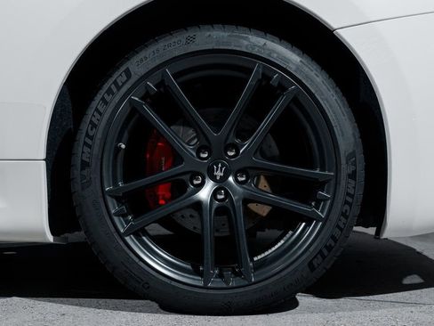 Used 2012 Maserati GranTurismo MC RWD image 36