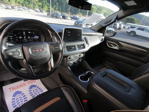Used 2023 GMC Yukon XL AT4 w/ Technology Package image 9