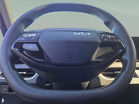 Used 2025 Kia K4 LXS FWD image 10