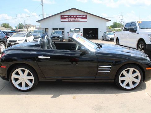 Used 2006 Chrysler Crossfire Limited RWD image 1