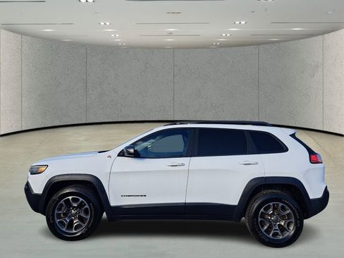 Used 2021 Jeep Cherokee Trailhawk image 8