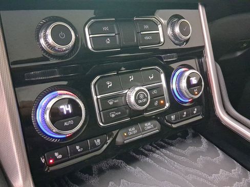 Used 2023 GMC Yukon Denali w/ Denali Reserve Package image 26