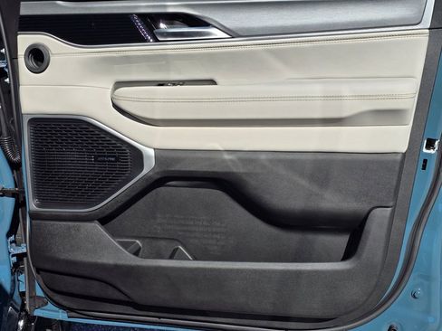 New 2026 Jeep Grand Wagoneer 4WD image 36
