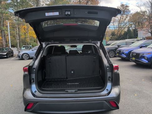 Used 2022 Toyota Highlander XLE image 22