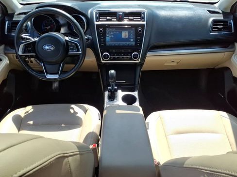 Used 2018 Subaru Outback 3.6R Limited AWD/4WD image 9