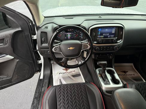 Used 2020 Chevrolet Colorado LT w/ Safety Package RWD image 15