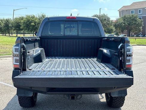 Used 2016 Toyota Tacoma SR5 w/ SR5 Appearance Package (SN) RWD image 6