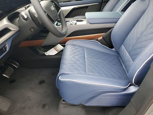 New 2026 Cadillac Vistiq Premium Luxury image 32