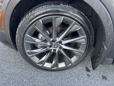 Used 2024 Toyota Crown Limited image 3