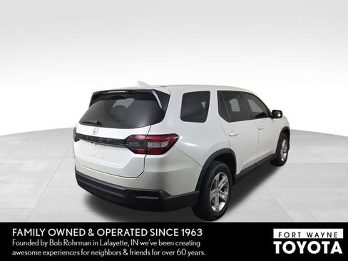 Used 2023 Honda Pilot LX image 7