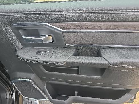New 2026 RAM 2500 Laramie AWD/4WD image 30