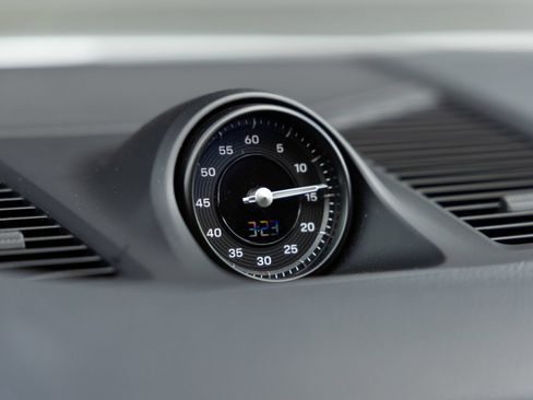 Certified 2025 Porsche Cayenne Coupe AWD/4WD image 17