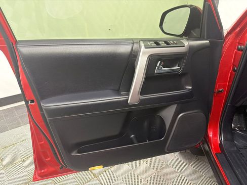 Used 2022 Toyota 4Runner SR5 Premium w/ Moonroof Package AWD/4WD image 11