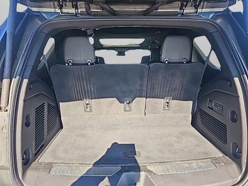 Used 2023 Chevrolet Tahoe Z71 w/ Luxury Package image 18