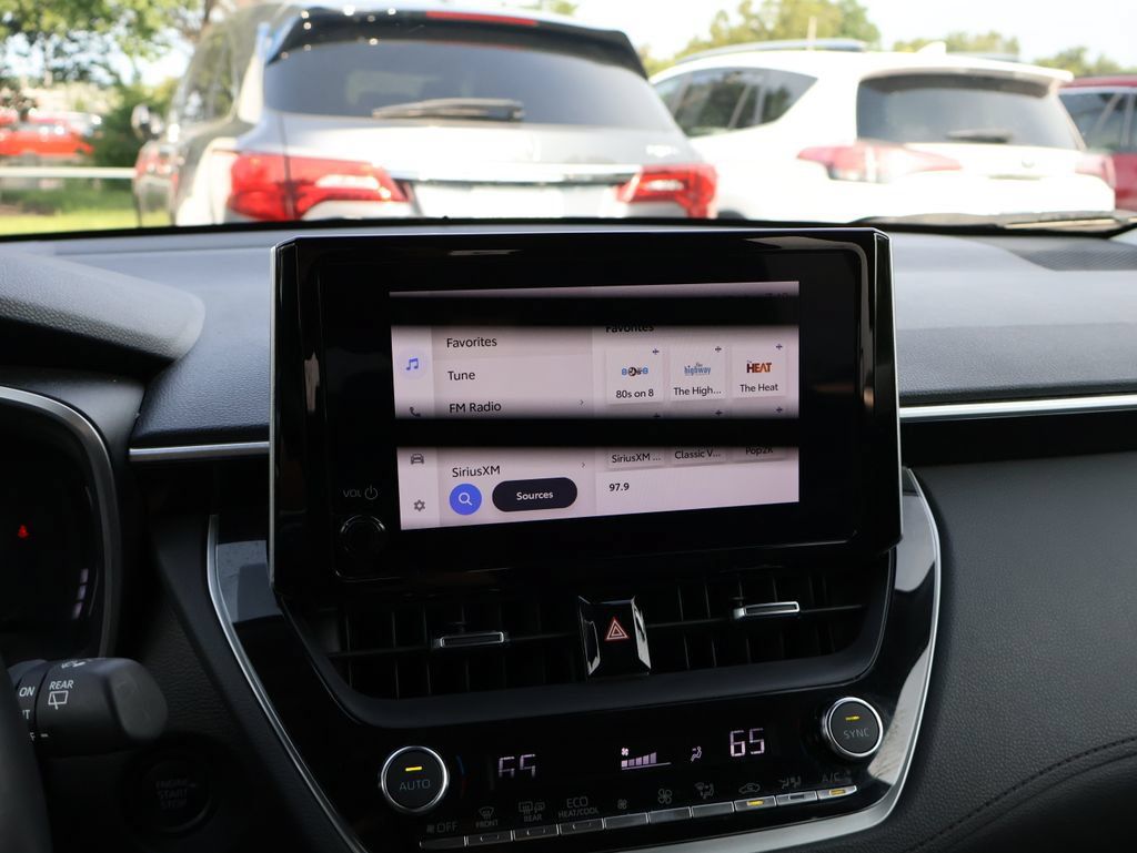 Used 2024 Toyota Corolla Cross XLE w/ Convenience Package FWD image 20