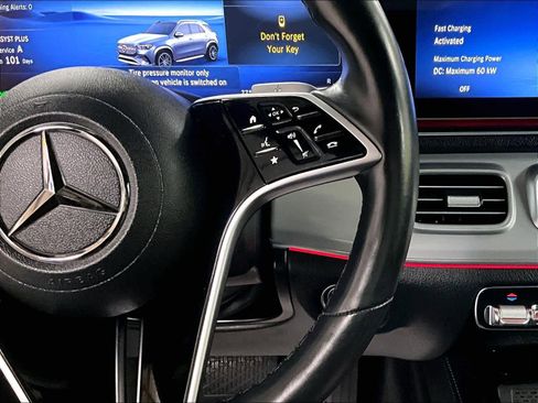 Used 2024 Mercedes-Benz GLE 450e 4MATIC image 24