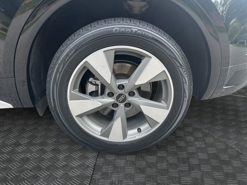 Used 2023 Audi Q5 2.0T Premium Plus w/ Premium Plus Package AWD/4WD image 22