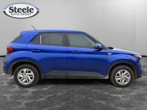 Used 2025 Hyundai Venue SE FWD image 6