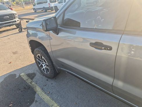 Used 2019 Chevrolet Silverado 1500 LT Trail Boss AWD/4WD image 12