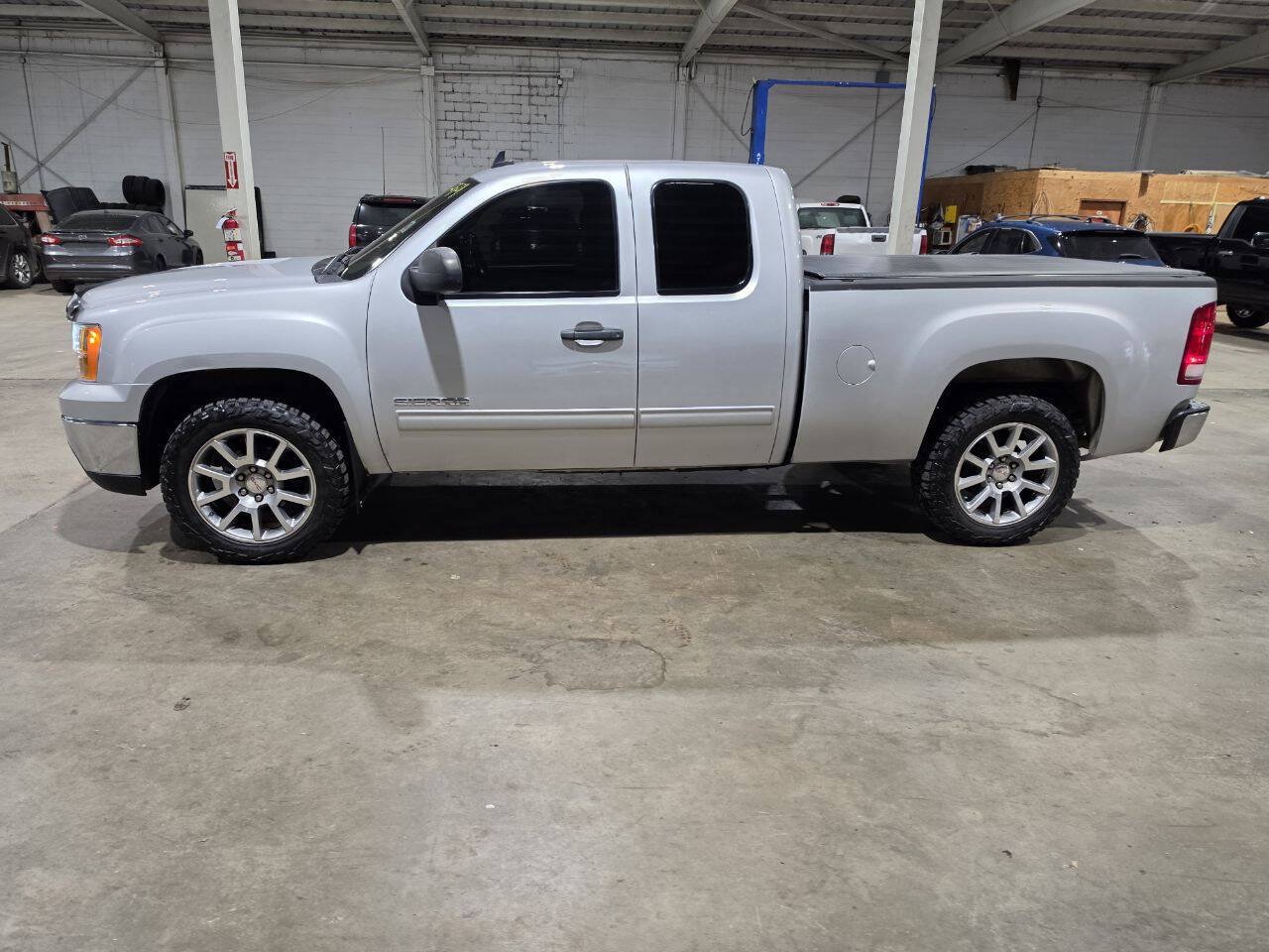 Used 2012 GMC Sierra 1500 SLE w/ Power Tech Package AWD/4WD image 5