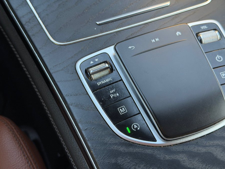 Used 2020 Mercedes-Benz GLC 300 4MATIC Coupe image 76