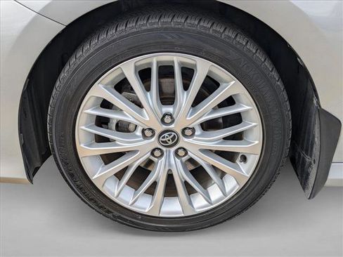 Used 2020 Toyota Camry XLE image 22