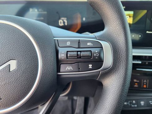 New 2025 Kia K5 LXS image 16