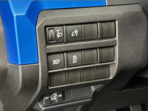 Used 2025 Toyota Tacoma TRD Off-Road image 17