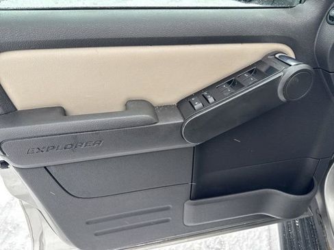 Used 2008 Ford Explorer XLT image 18