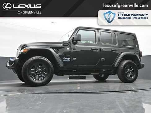 Used 2024 Jeep Wrangler Unlimited Sahara w/ Technology Group AWD/4WD image 39