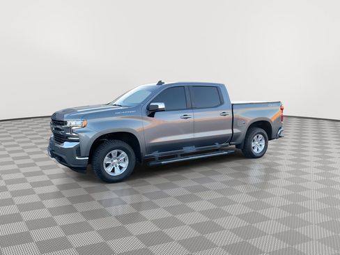 Used 2022 Chevrolet Silverado 1500 LT w/ Bed Protection Package image 3