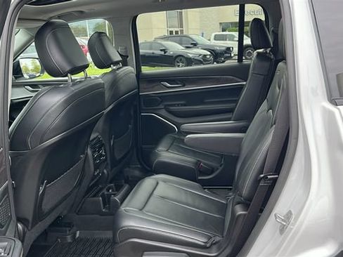 Used 2022 Jeep Grand Cherokee L Limited AWD/4WD image 23