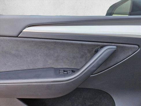 Used 2023 Tesla Model Y Long Range AWD/4WD image 22