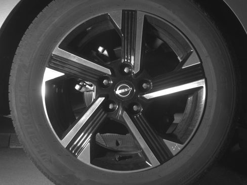 Used 2025 Nissan Sentra SV FWD image 15