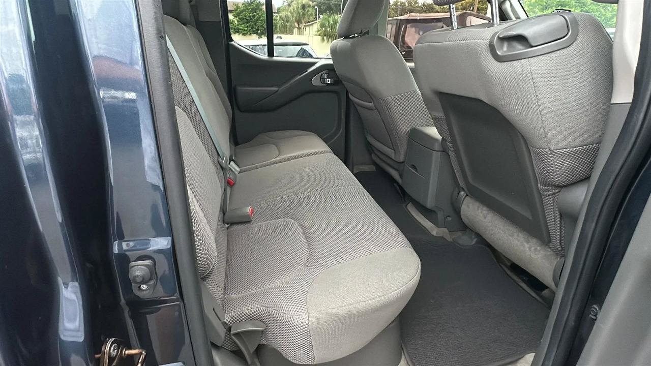 Used 2014 Nissan Frontier SV w/ SV Value Truck Package AWD/4WD image 46