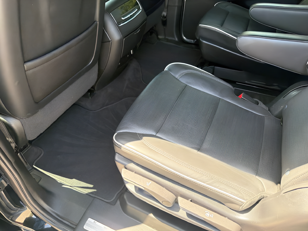 Used 2022 Cadillac Escalade ESV Premium Luxury AWD/4WD image 36
