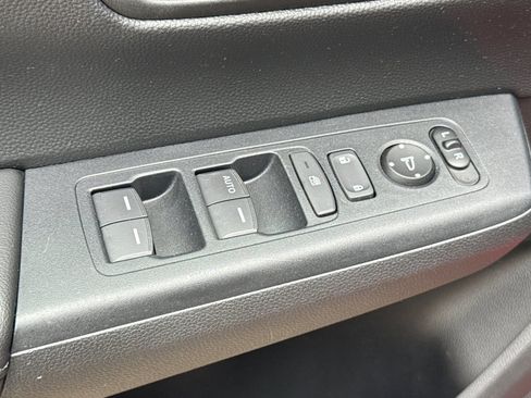 Used 2024 Honda CR-V LX image 13