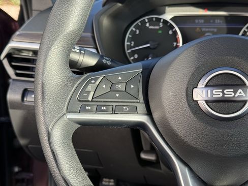 Used 2024 Nissan Altima 2.5 SV image 15