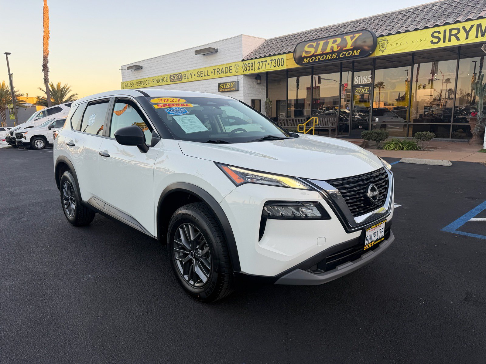 Used 2023 Nissan Rogue S FWD image 1