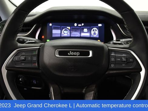 Used 2023 Jeep Grand Cherokee L Limited w/ Luxury Tech Group II AWD/4WD image 12