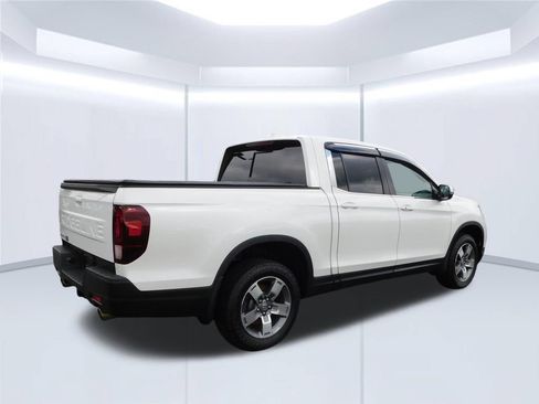 Used 2025 Honda Ridgeline RTL image 3