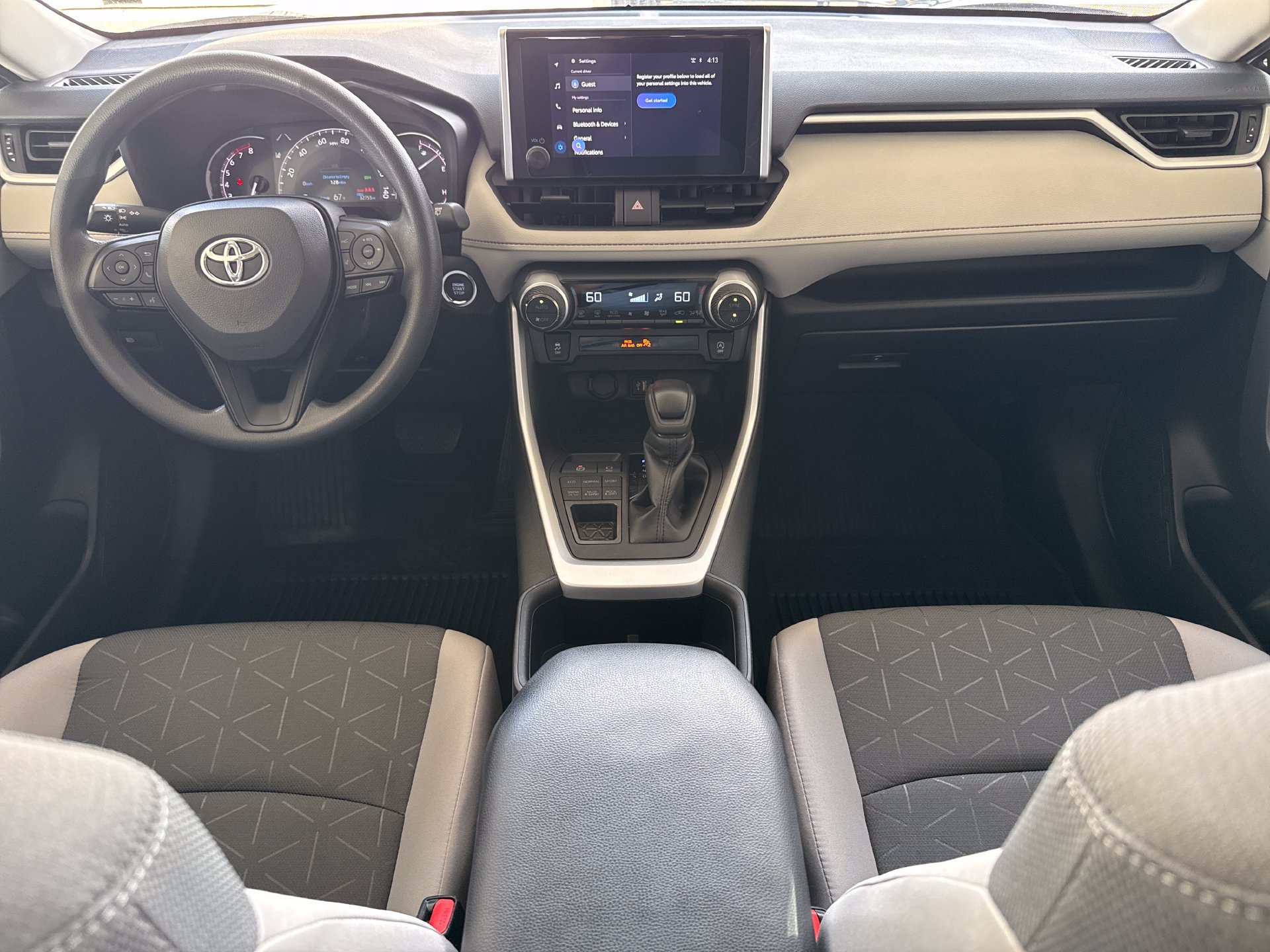 Used 2024 Toyota RAV4 XLE AWD/4WD image 15