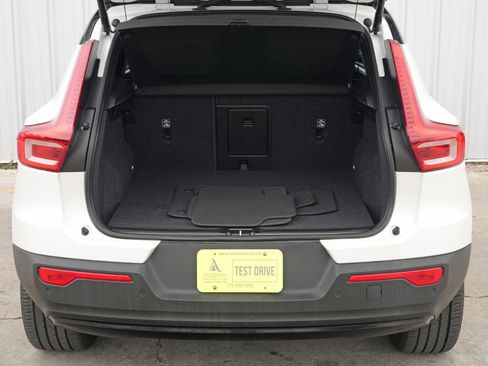 Used 2021 Volvo XC40 P8 Recharge w/ Advanced Package image 9