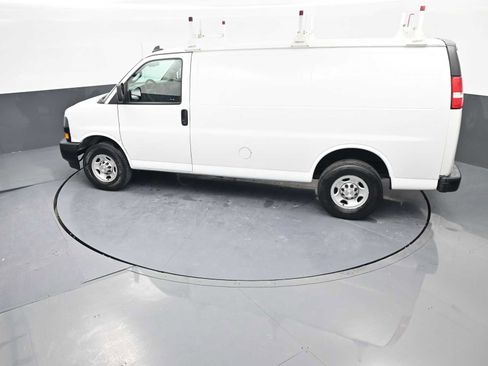 Used 2020 Chevrolet Express 2500 image 25
