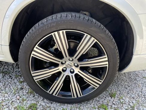 Used 2025 Volvo XC90 B5 Ultra w/ Protection Package Premier AWD/4WD image 19
