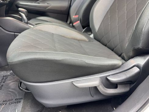 Used 2020 Nissan Kicks S FWD image 32