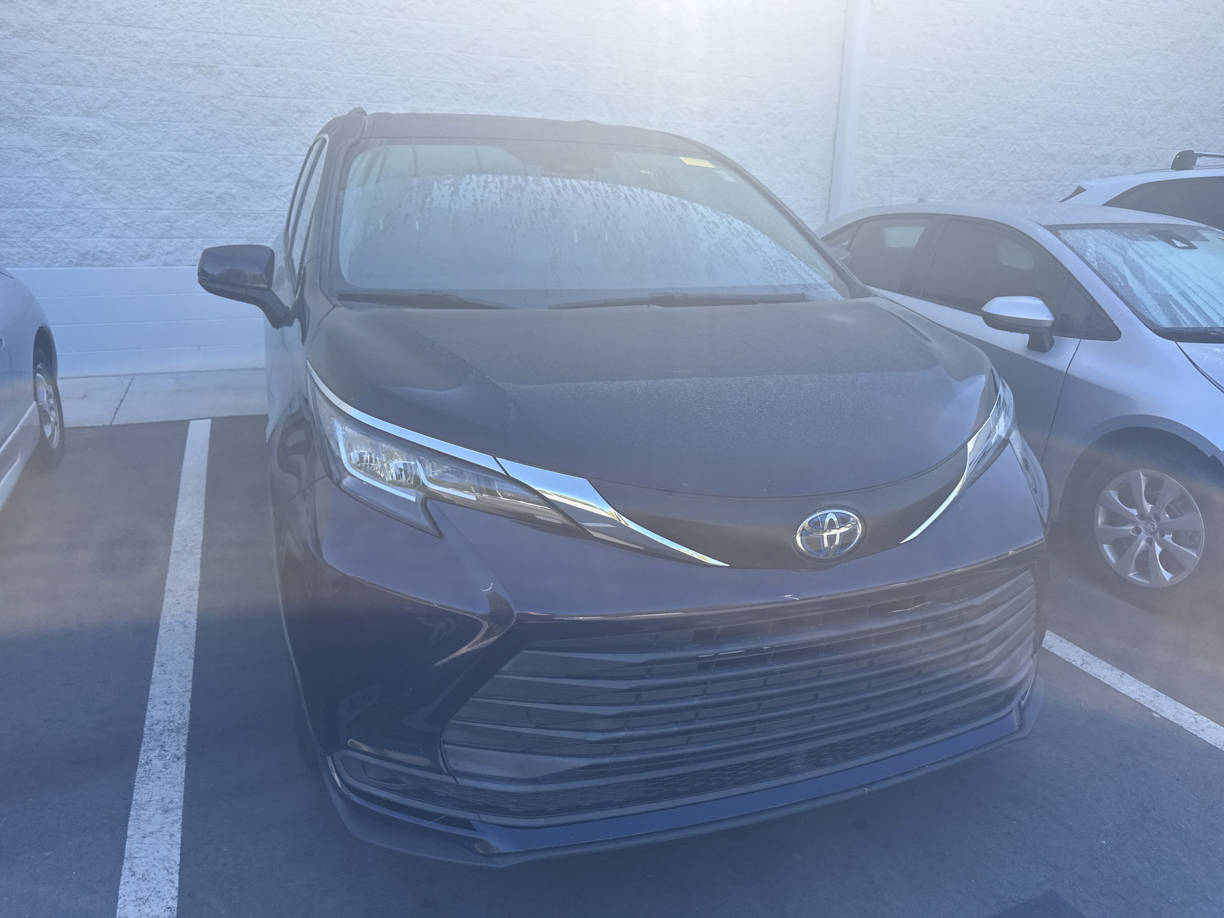 Used 2021 Toyota Sienna LE w/ LE Plus Package AWD/4WD image 40