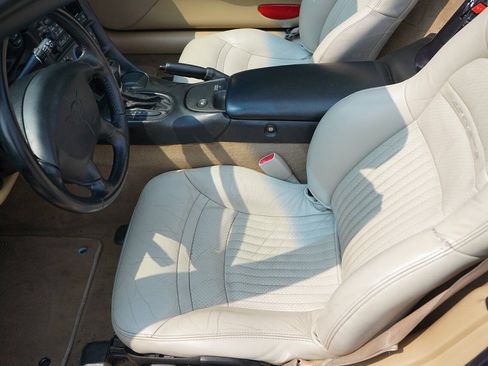Used 2000 Chevrolet Corvette Convertible RWD image 16