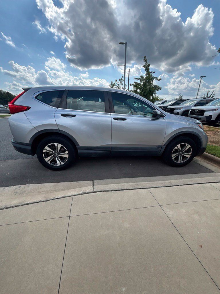 Used 2017 Honda CR-V LX image 4