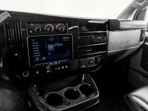 Used 2023 GMC Savana 2500 image 35